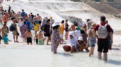 P­a­m­u­k­k­a­l­e­­y­i­ ­1­1­ ­a­y­d­a­ ­1­,­9­ ­m­i­l­y­o­n­ ­k­i­ş­i­ ­z­i­y­a­r­e­t­ ­e­t­t­i­